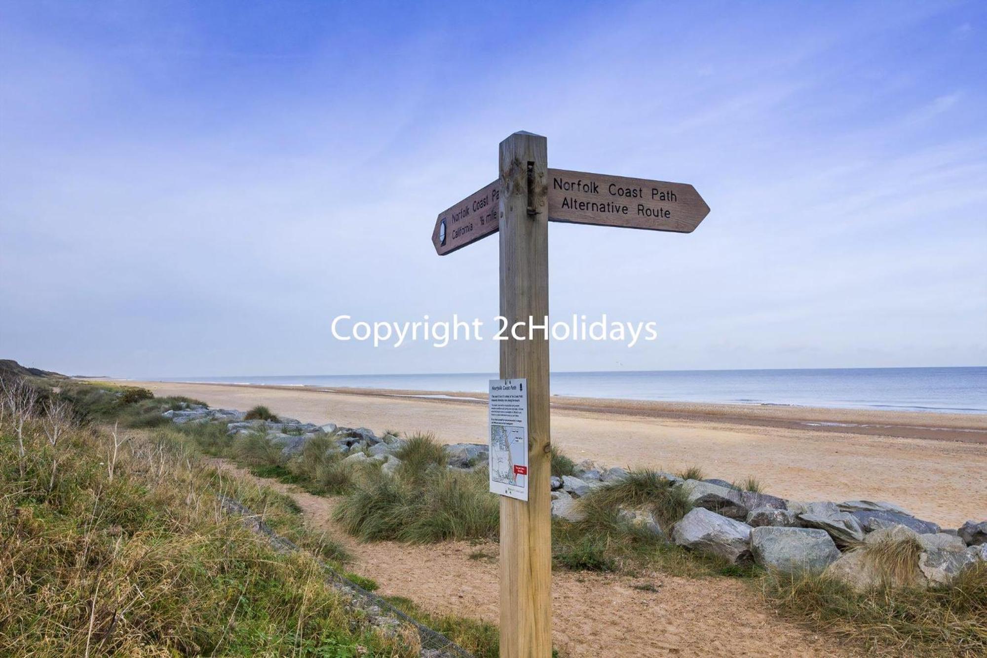 Campsite Lovely 8 Berth Caravan Nearby Scratby In Norfolk Ref 50021f *