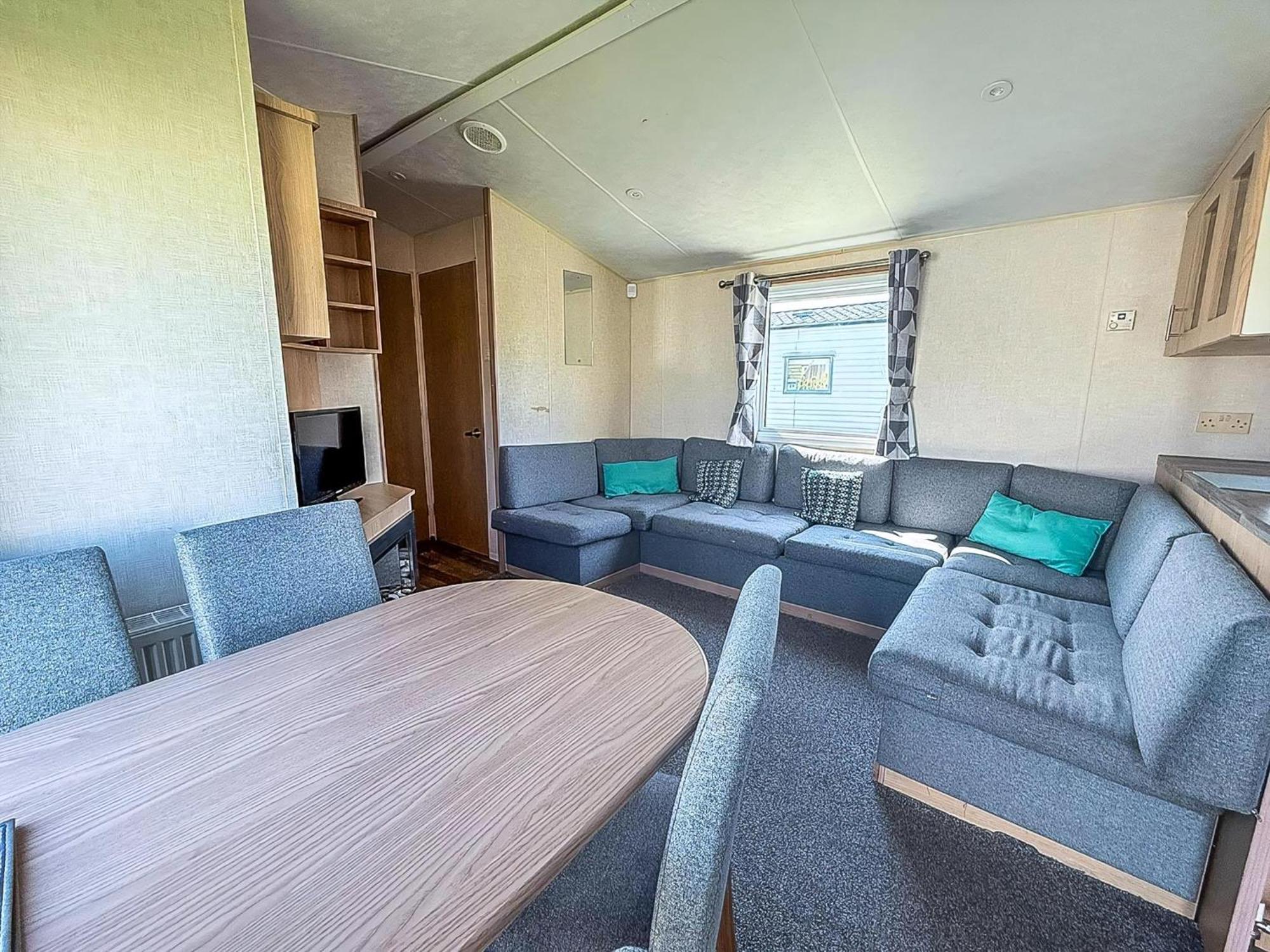 Lovely 8 Berth Caravan Nearby Scratby In Norfolk Ref 50021f Campsite Great Yarmouth