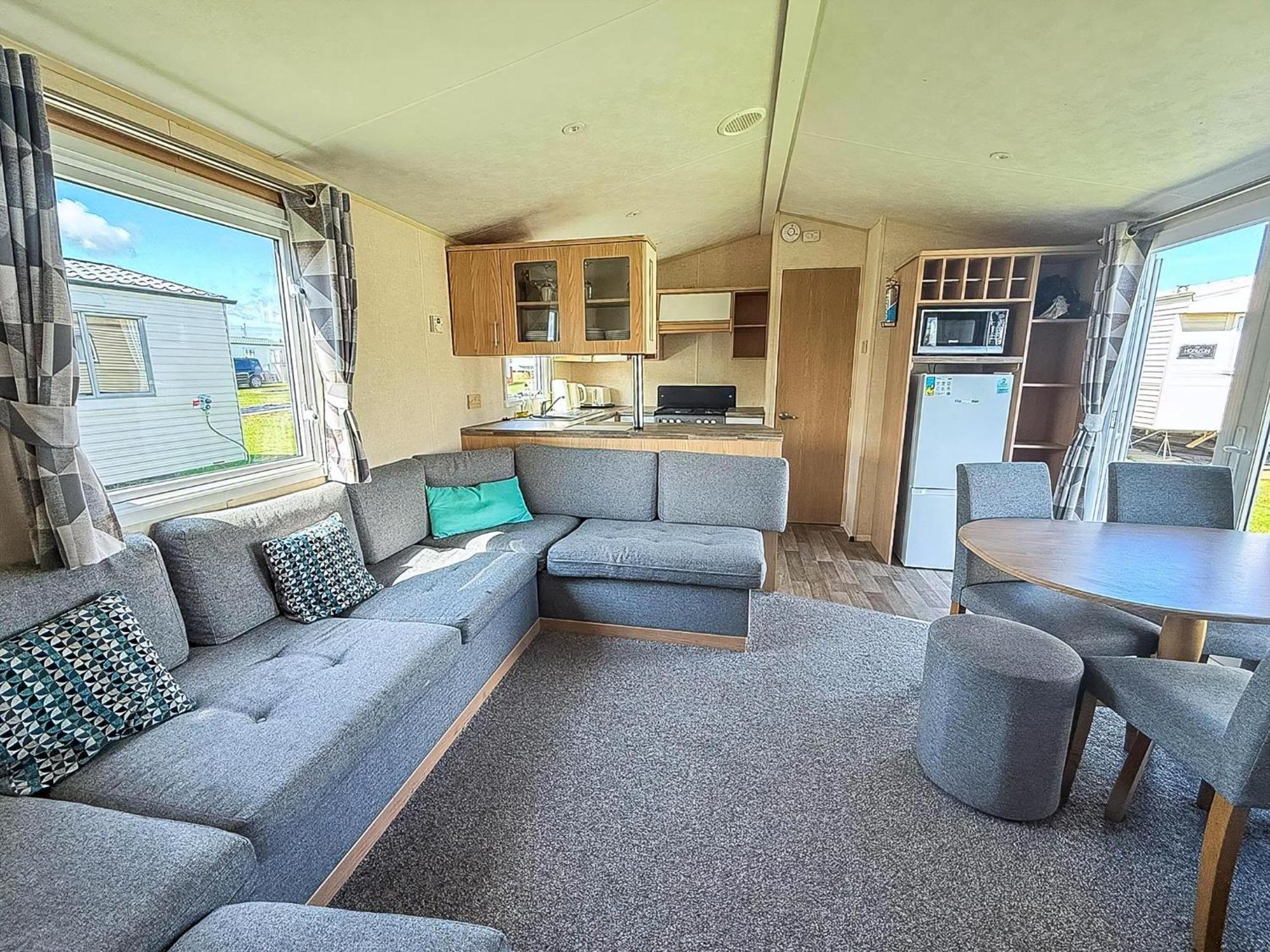 Campsite Lovely 8 Berth Caravan Nearby Scratby In Norfolk Ref 50021f Great Yarmouth